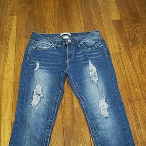 Distressed skinny jeans